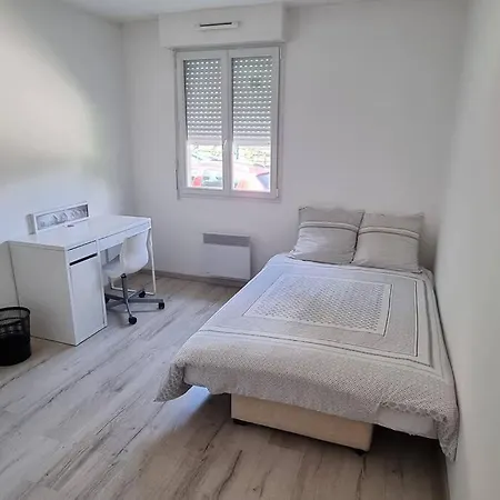 Vakantiehuis Maison Neuve De Plein Pied Avec Cheminee Et Jardin
