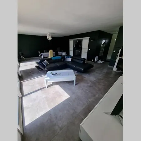 Maison Neuve De Plein Pied Avec Cheminee Et Jardin Vakantiehuis *