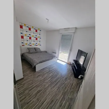 Vakantiehuis Maison Neuve De Plein Pied Avec Cheminee Et Jardin Bezu-Saint-Germain