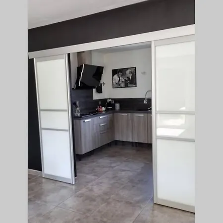 Maison Neuve De Plein Pied Avec Cheminee Et Jardin Bezu-Saint-Germain